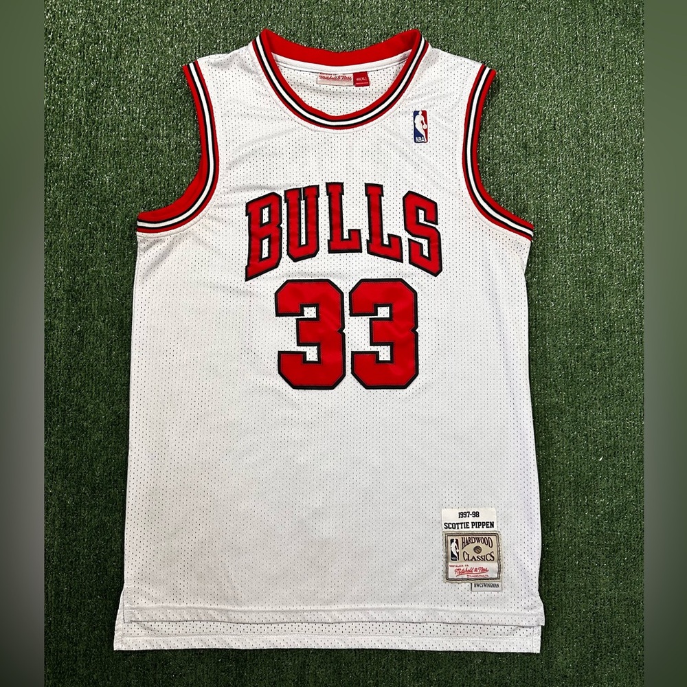 Scottie Pippen Chicago Bulls throwback jersey #33